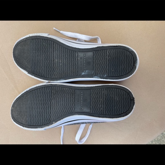 Airwalk Mens Size 8.5 Canvas Skateboard Shoes Gray - Picture 8 of 12